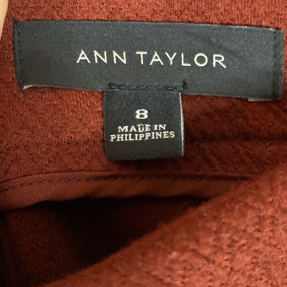 ๐ 2/$25 Ann Taylor Textured Knit Midi Pencil Skirt - Picture 4 of 7